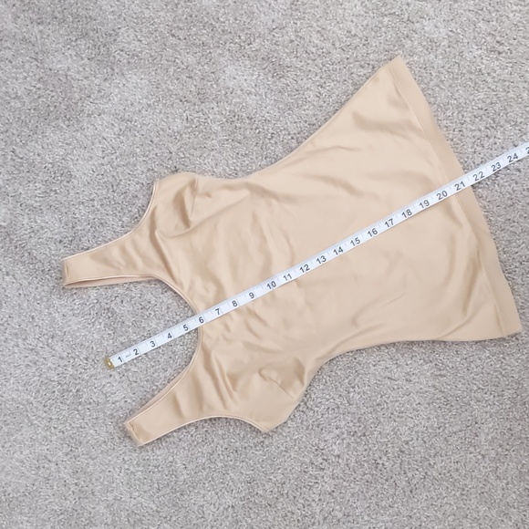 NWOT! SPANX 'Simplicity' Nude Smoothing Compression Tank, Size M - Picture 6 of 8